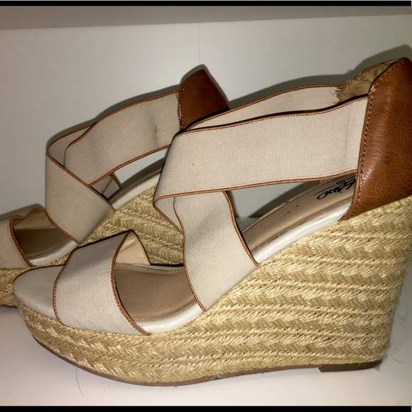 STRAP-CRISSCROSS WEDGES - Picture 2 of 4